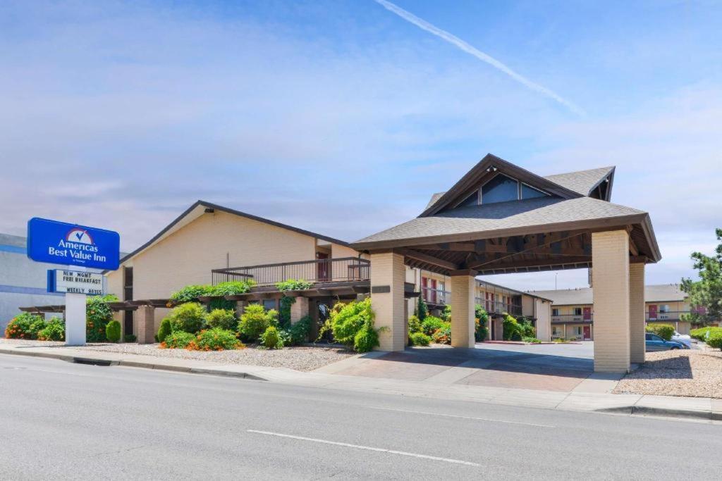 Days Inn By Wyndham Albuquerque Northeast Exteriör bild
