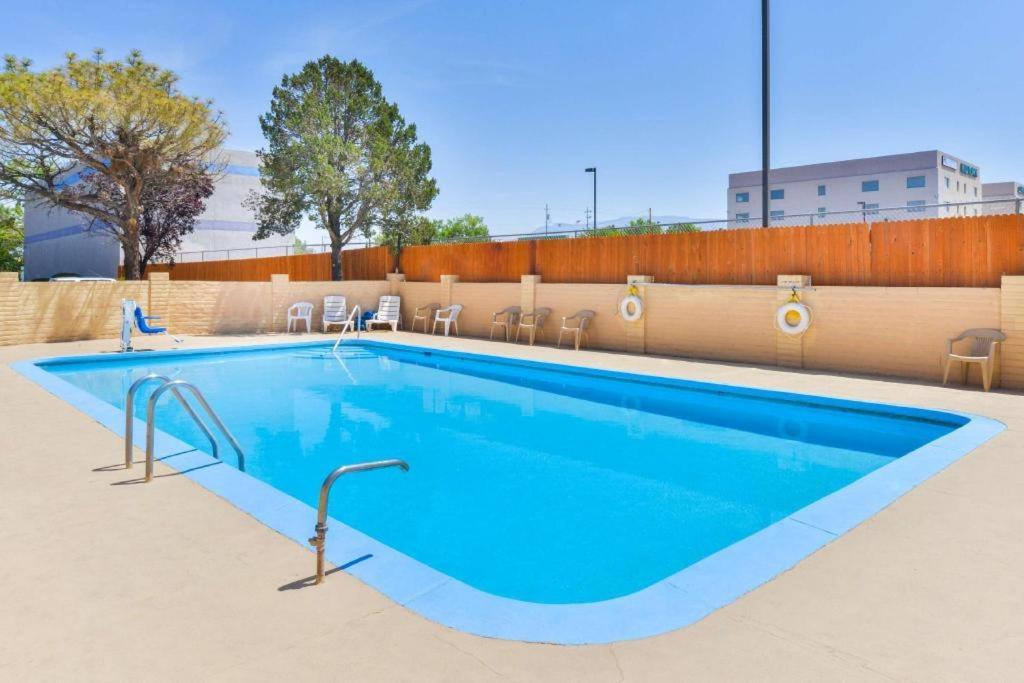 Days Inn By Wyndham Albuquerque Northeast Exteriör bild